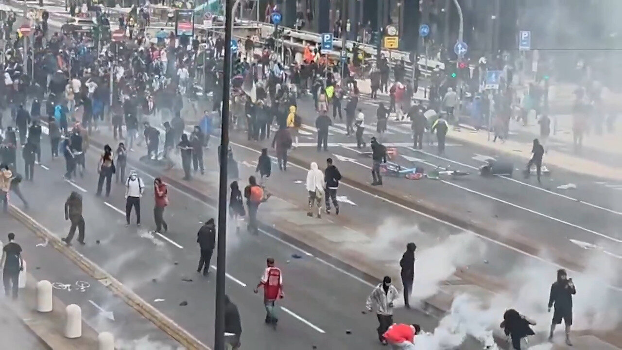Milan, Italy Has Turned Into A War Zone Following PM Melonis Decision To Not Recognize Palestine