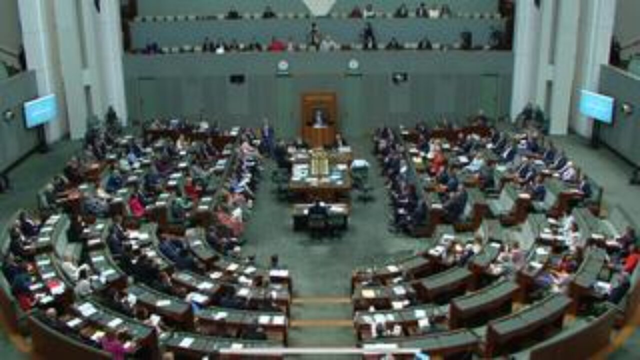 BLACKOUT in House of Reps just moments after Energy Minister spoke about RENEWABLE ENERGY!!