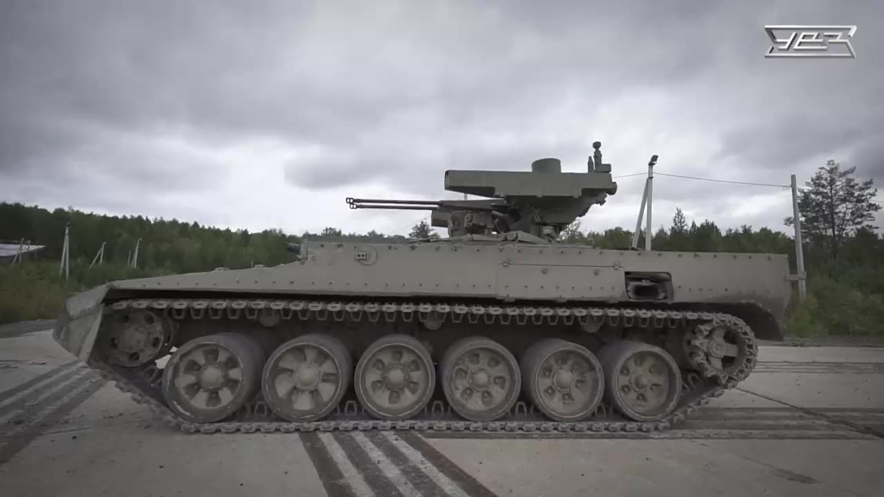 Russian Terminator 2025: Its supposed to protect tanks, but instead it needs help itself
