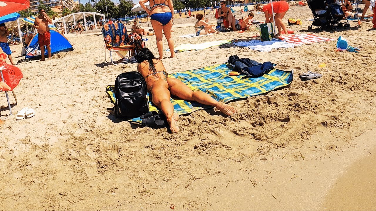 🇪🇦☀️🏝️Postiguet Beach Walk 4K | Beautiful Women & Relaxing Stroll | Costa Blanca
