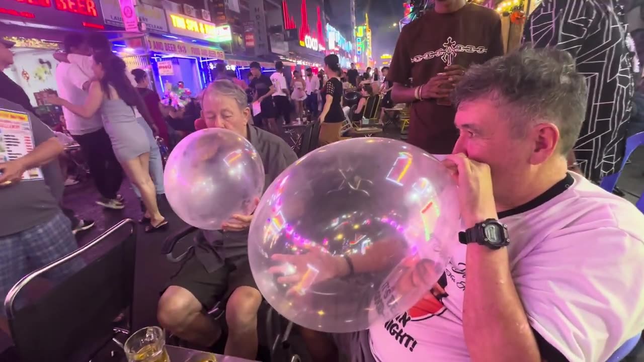 81-Year-Old Grandpa Tries Laughing Gas on Bui Vien Street! ๐๐ | Vietnam Nightlife Fun
