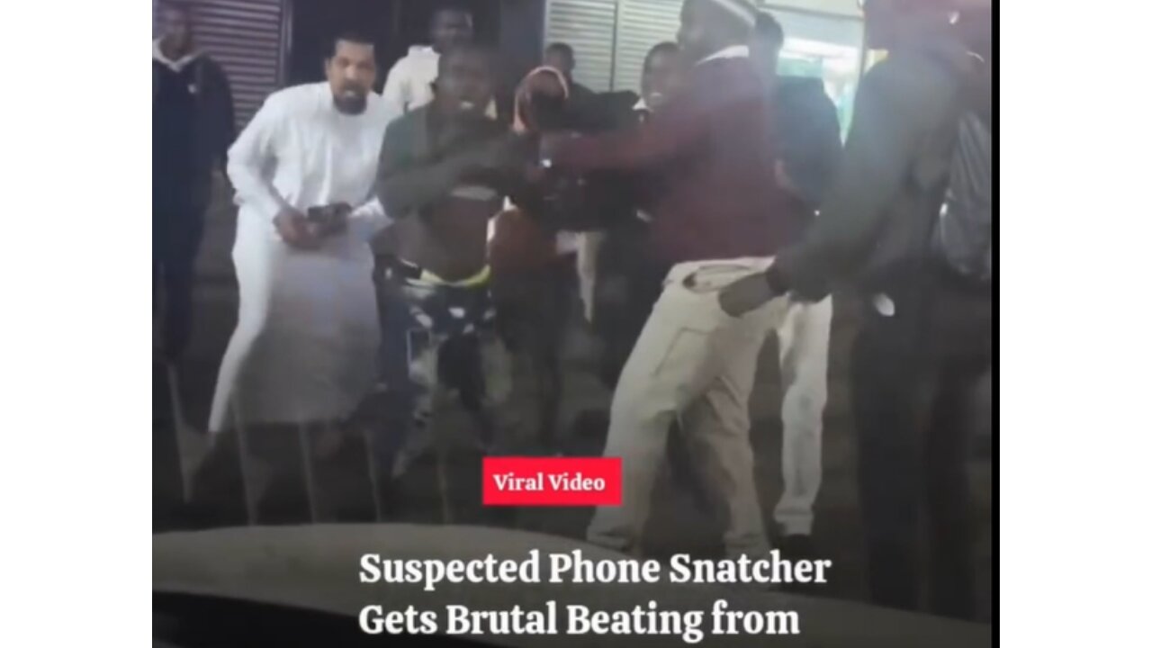 Phone Snatcher Brutally Attacked By Angry Crowd