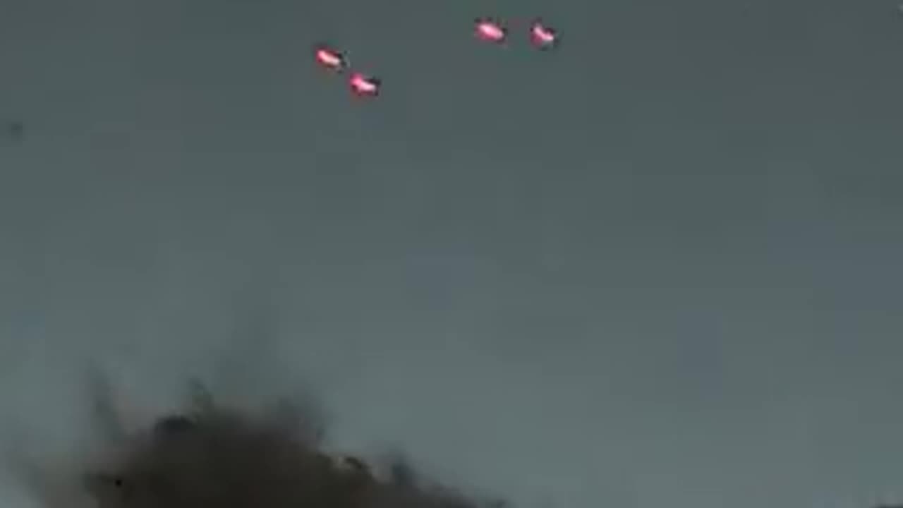🚨 Autre angle dobservation des OVNI aperçus ce soir à Denver, Colorado