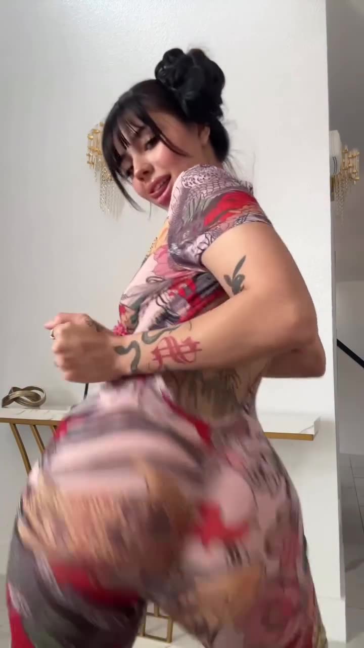 🍑 Big Booty Wild Twerk 😵‍💫