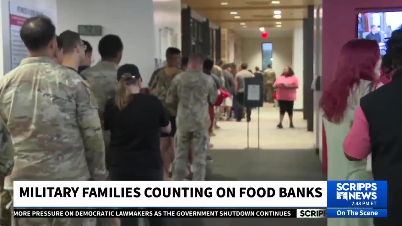 The line at this food bank is filled with military families. 🤷🤷‍♂️🤷‍♀️