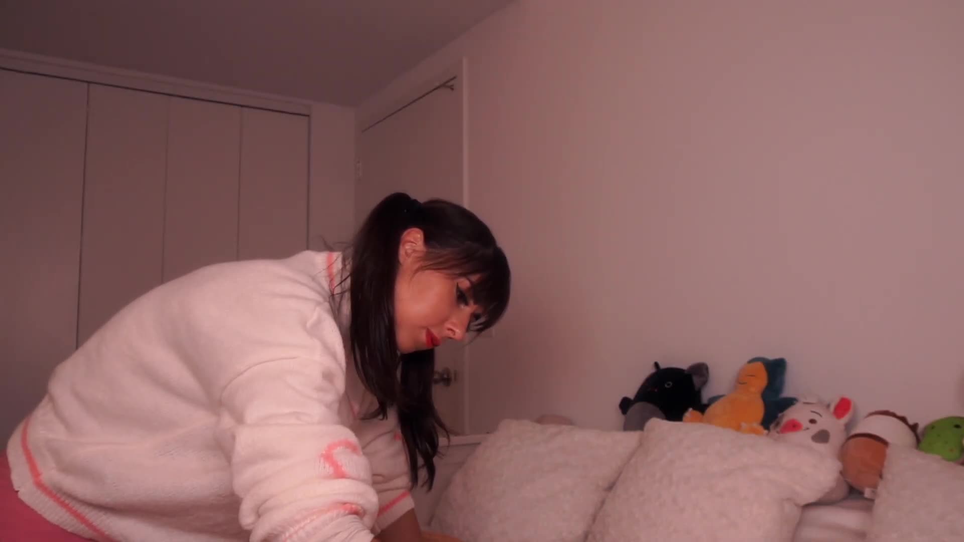 ASMR Flirty Oil Massage from your Girlfriend 🥺 GF Roleplay 🌹 LUNAREXX ASMR