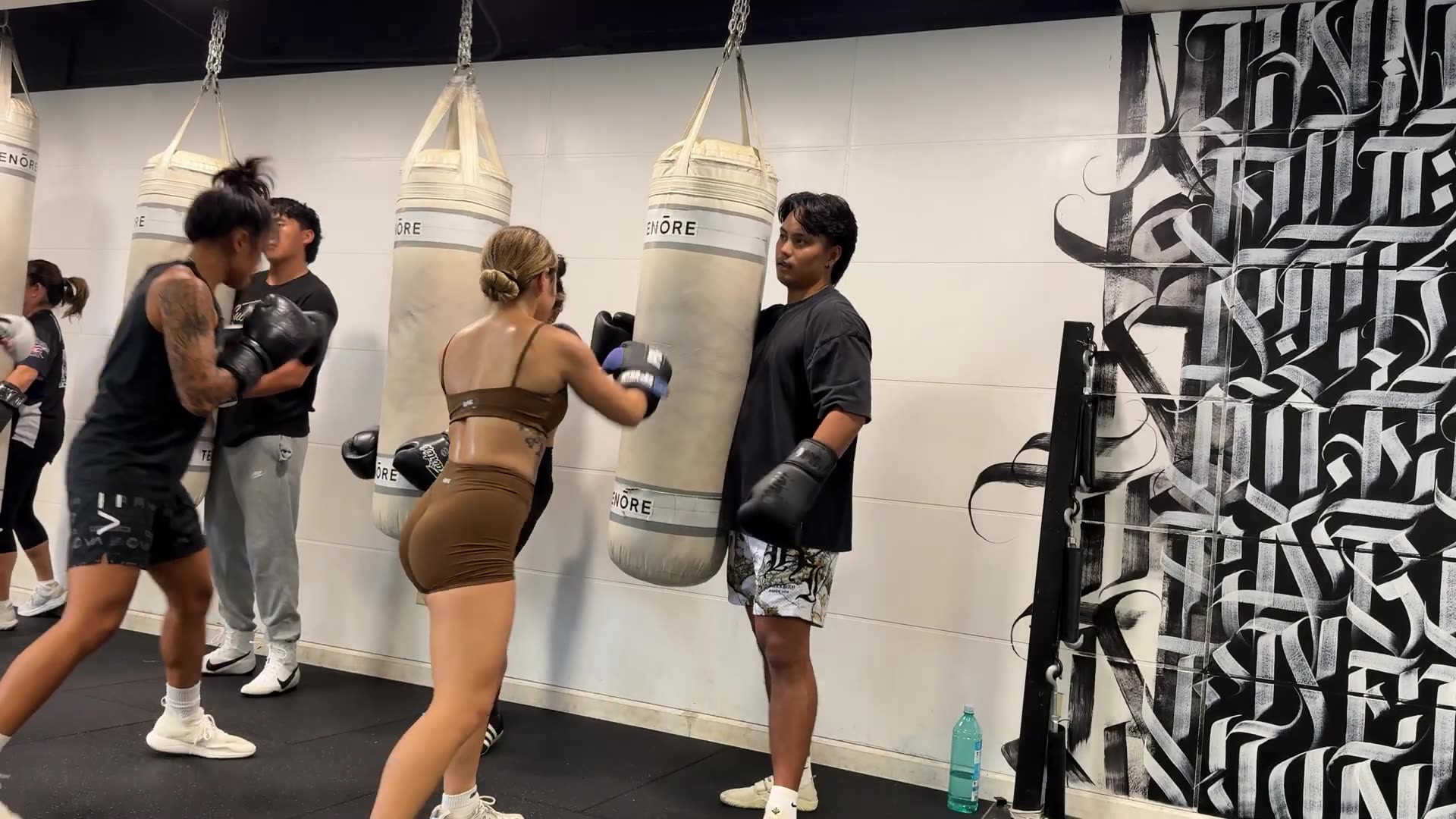 Powerlifting-Meet-While