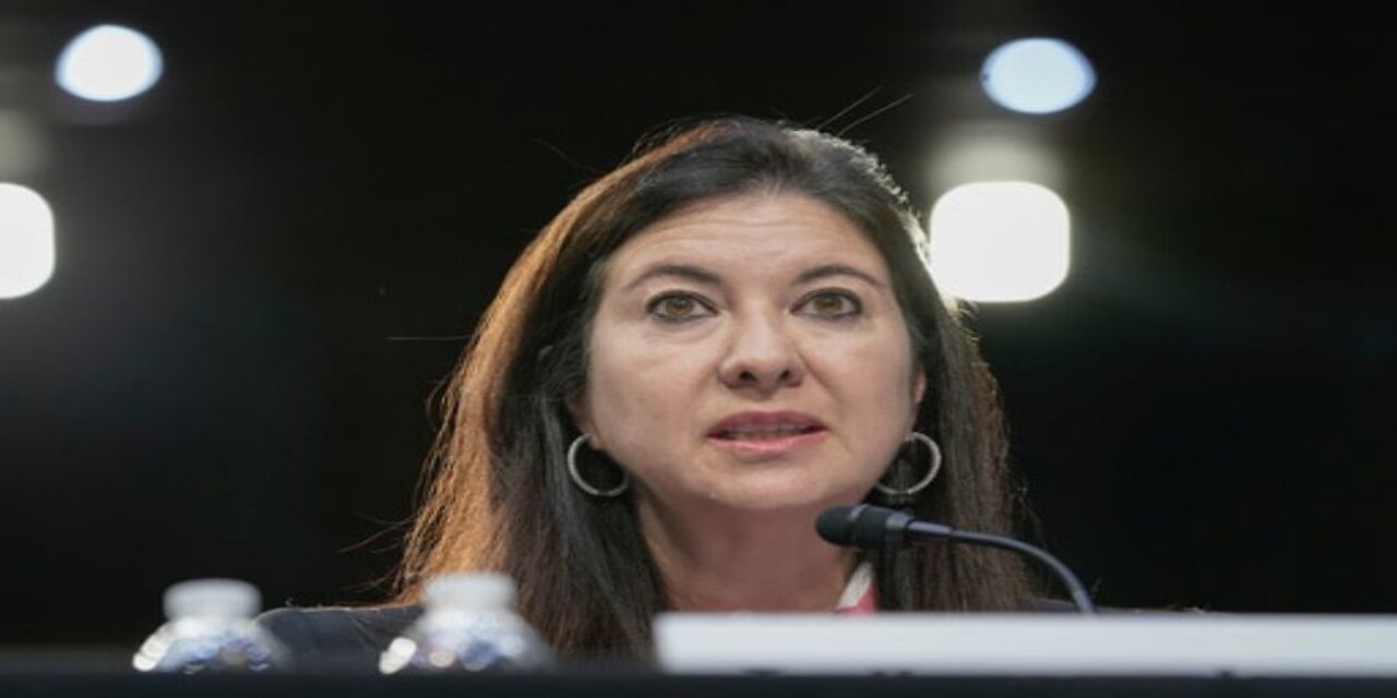 Former Fed Governor Flagged for Banned Stock Trades