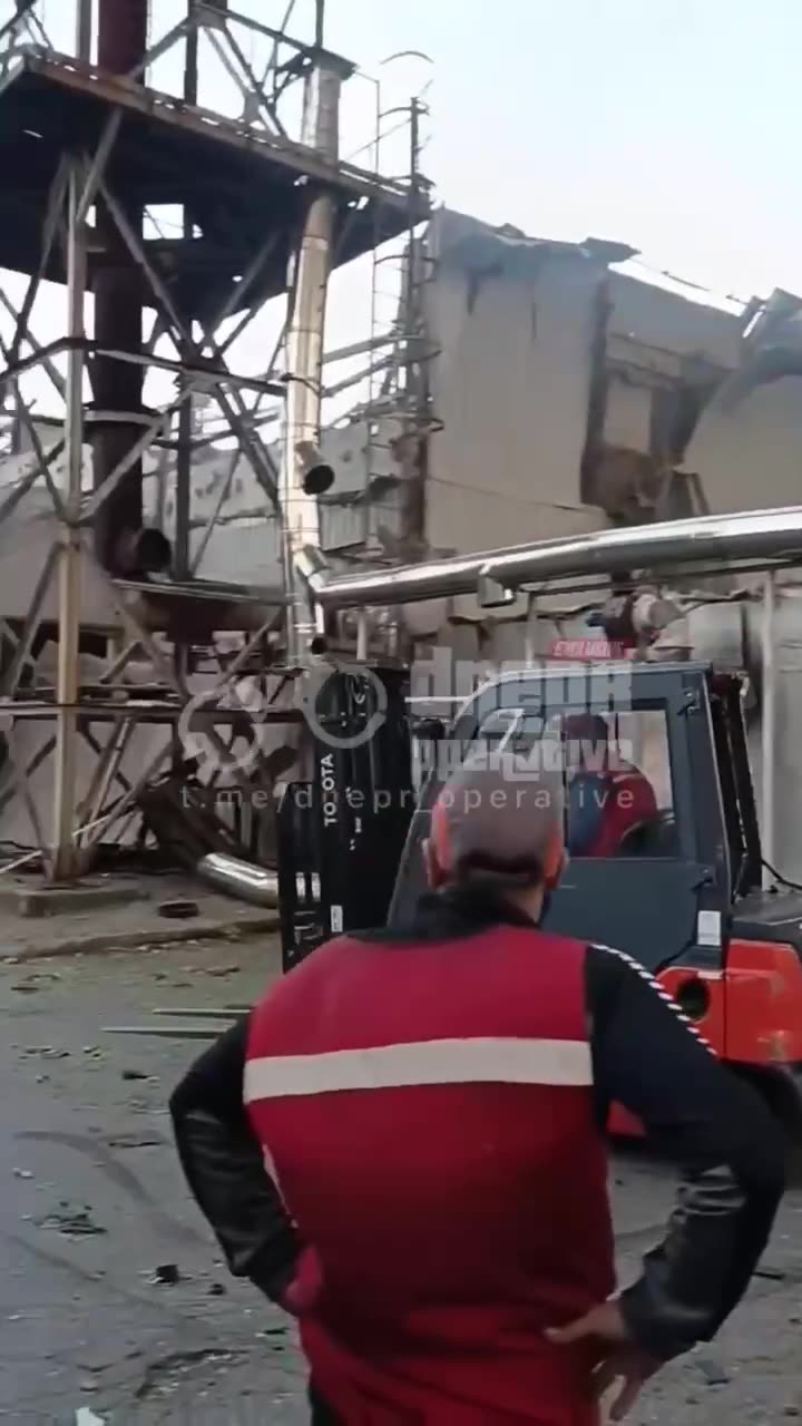 βοΈMissiles hit ATB warehouse in Dnipro