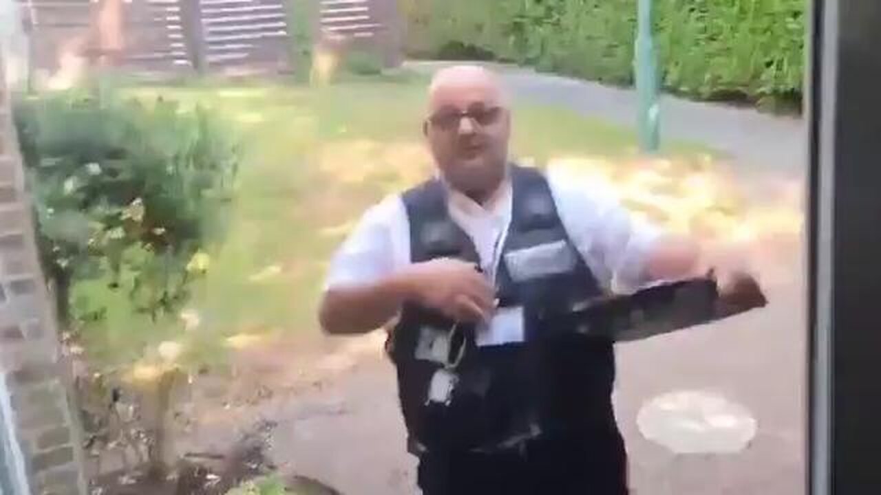 How to deal with enforcement agents