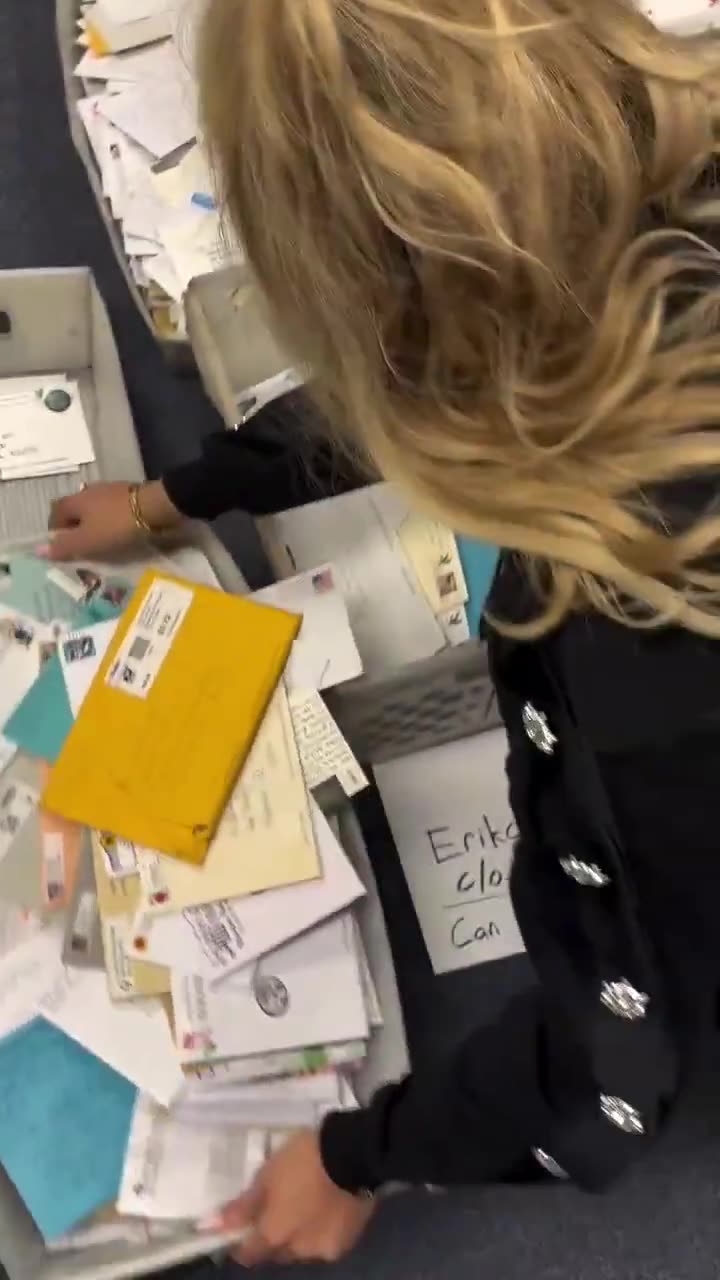 🚨ERIKA KIRK nói về Lễ Tạ ơn: “Charlie và tôi luôn yêu thích Lễ Tạ ơn...
