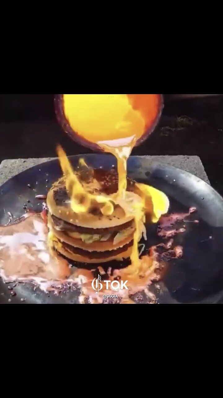TESTING HAMBURGER🔥🍔🔥👨🏭WITH LIQUID MELTED METAL⛓️⚒️🔥💫