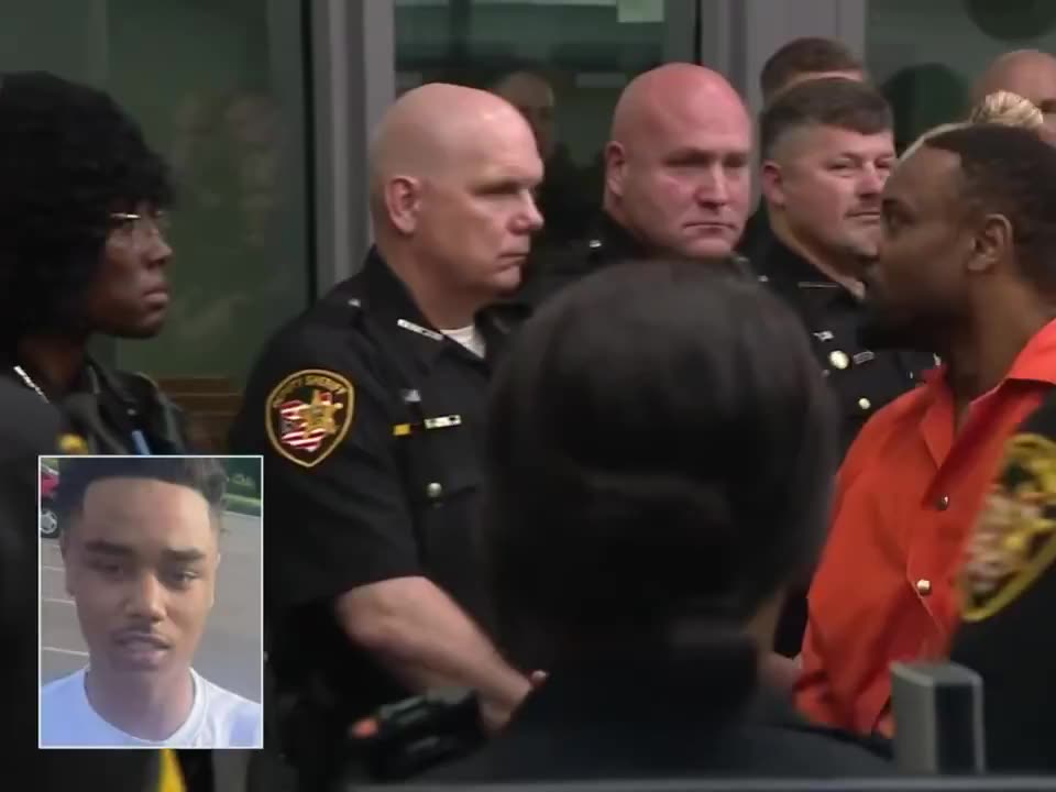 🚨Father who killed a cop after police shot his 18-year-old son walks past 30 officers at court