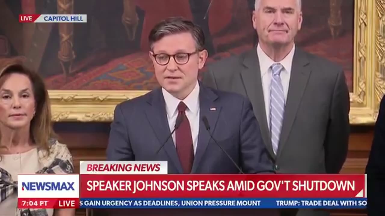  Mike Johnson slammed Democrats in Congress as the government shutdown entered its 29th day