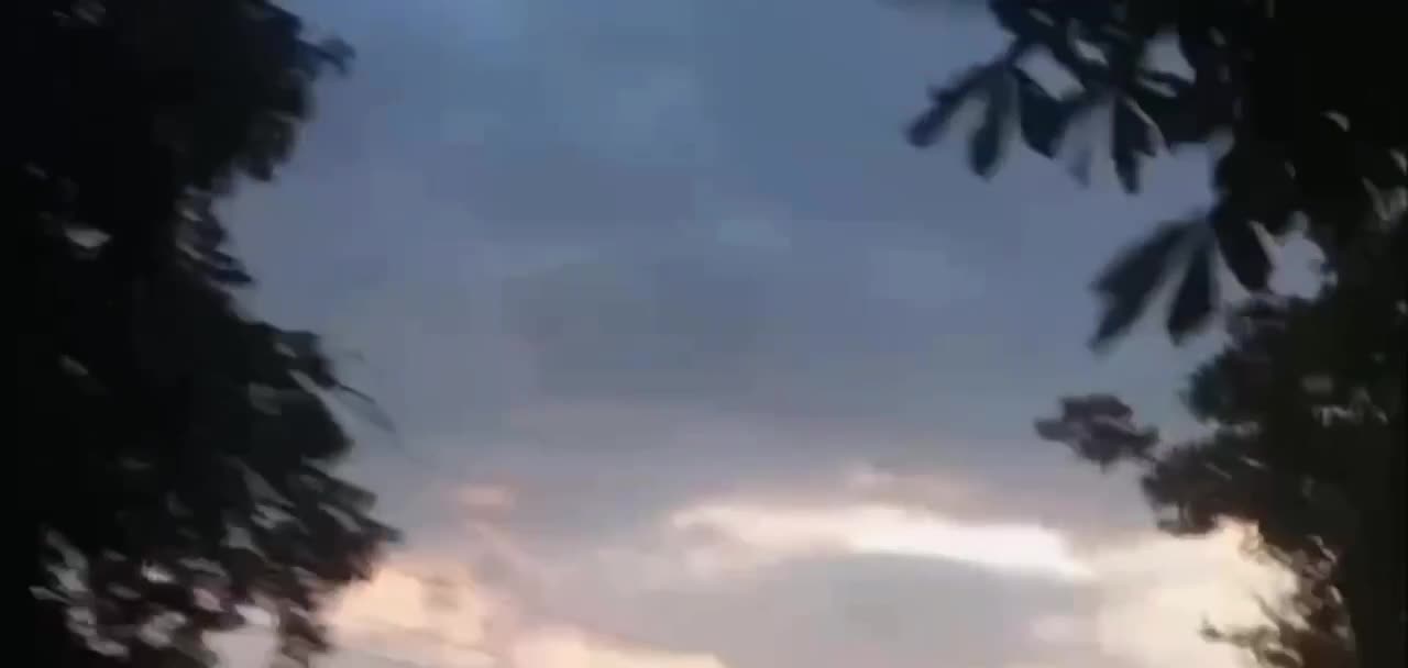 π€¬ Chernihiv attacked by Russian strike drones β explosions can be heard in the city