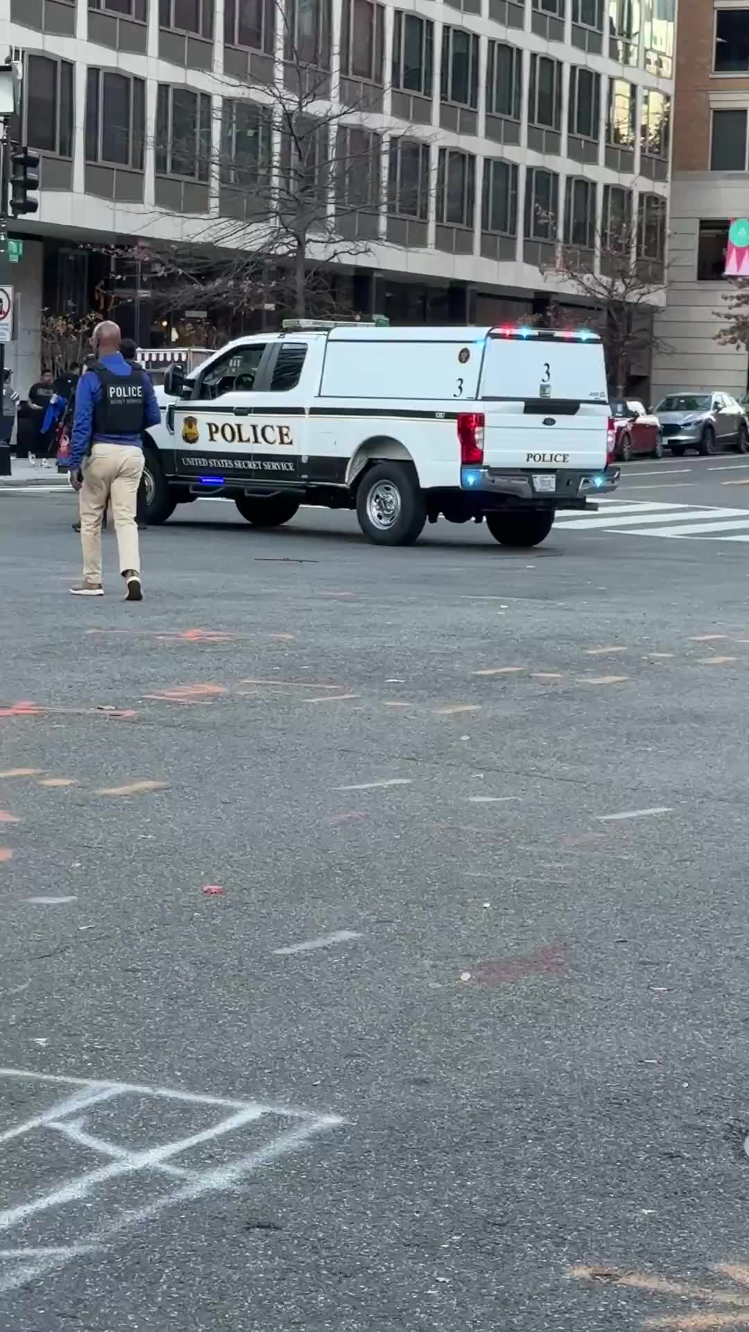 National Guard shot near the White House at a little before 2:15.