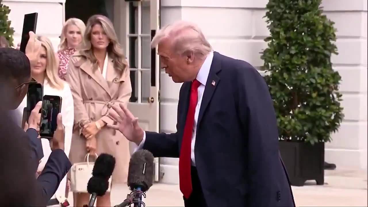 🔥Thats Fake News. Be Quiet. Listen. Were Not Going to War....