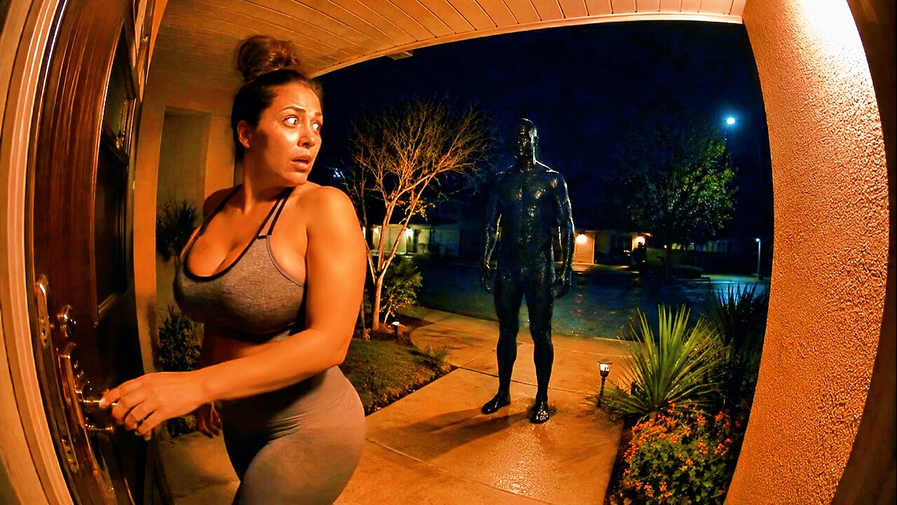 😱- Funny Girls Scarry Pranks Caught on Doorbell Camera! Viral Video - Curvy Girl Model AI Animation