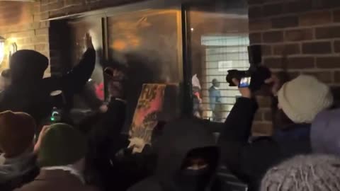 Walz, ông đang ở đâu?👇👇👇👇👇👇