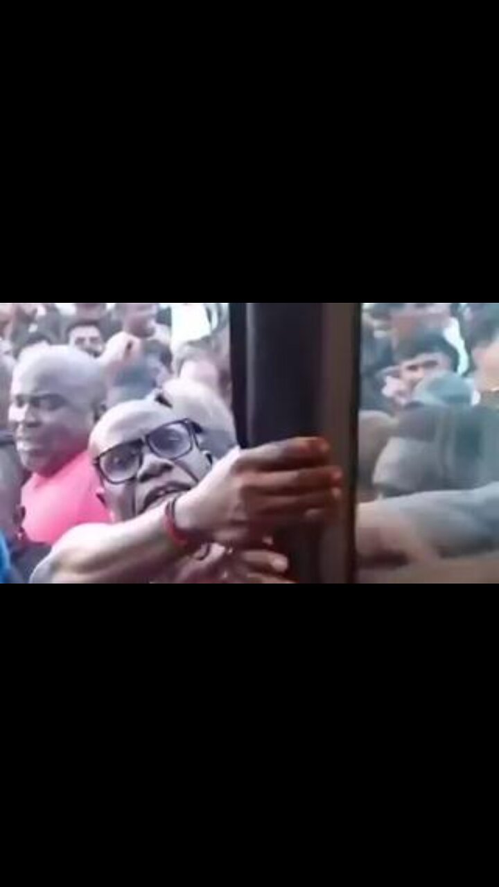 Not Sure Where This Video Is from, the Uploader Said Paris, but Definitely French