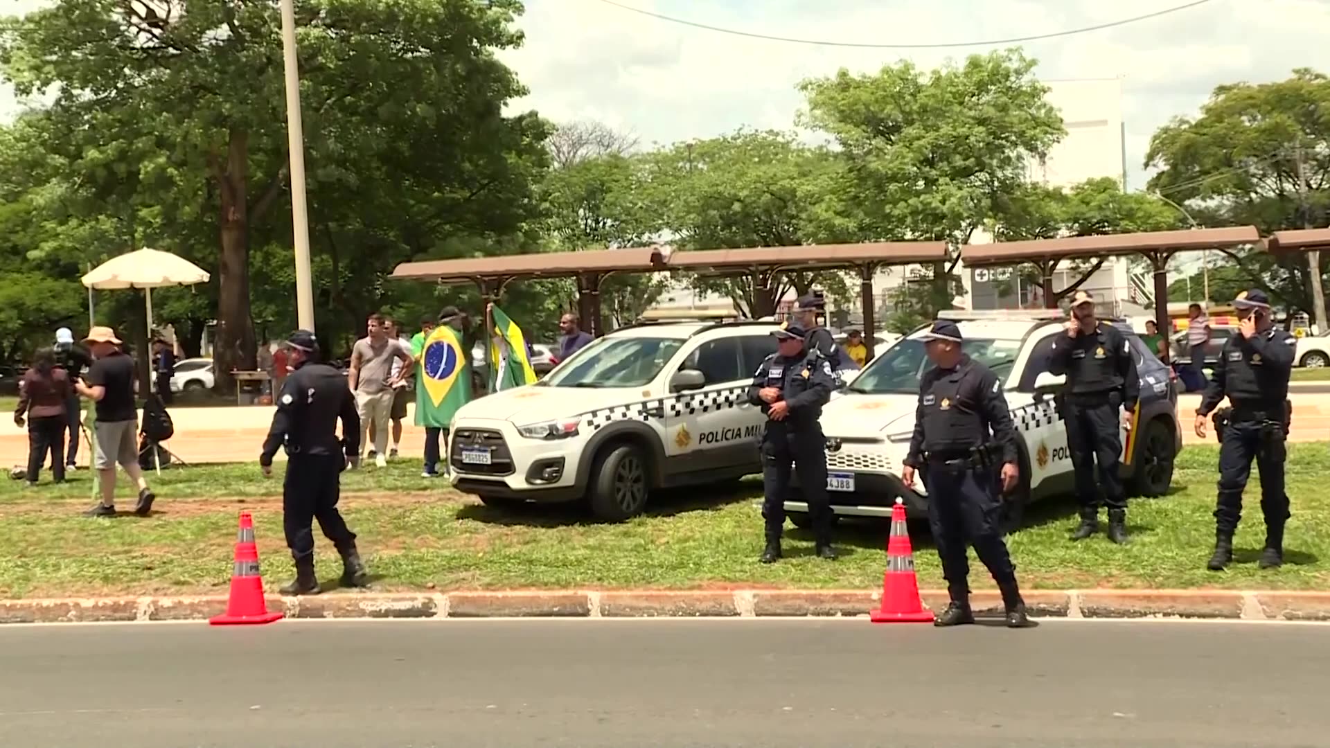 Brazils ex-president Bolsonaro detained by police ahead of vigil