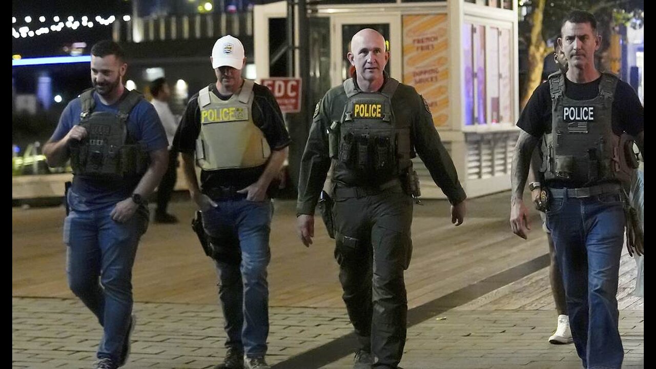 D.C. Peaceful The Federalists Entrance Was Blocked by a Screaming Vagrant. Cops Did Nothing.