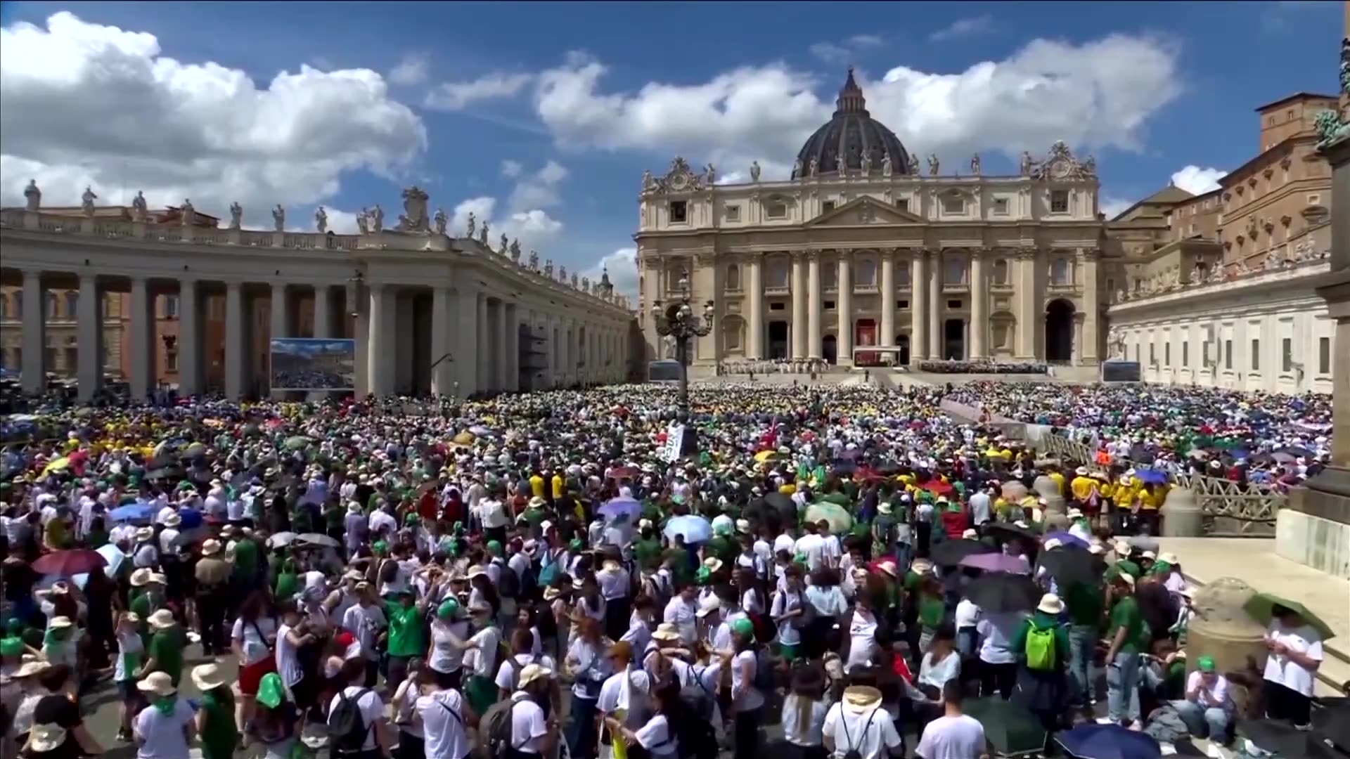 Some 200,000 Catholic youth attend mass to mourn Pope Francis