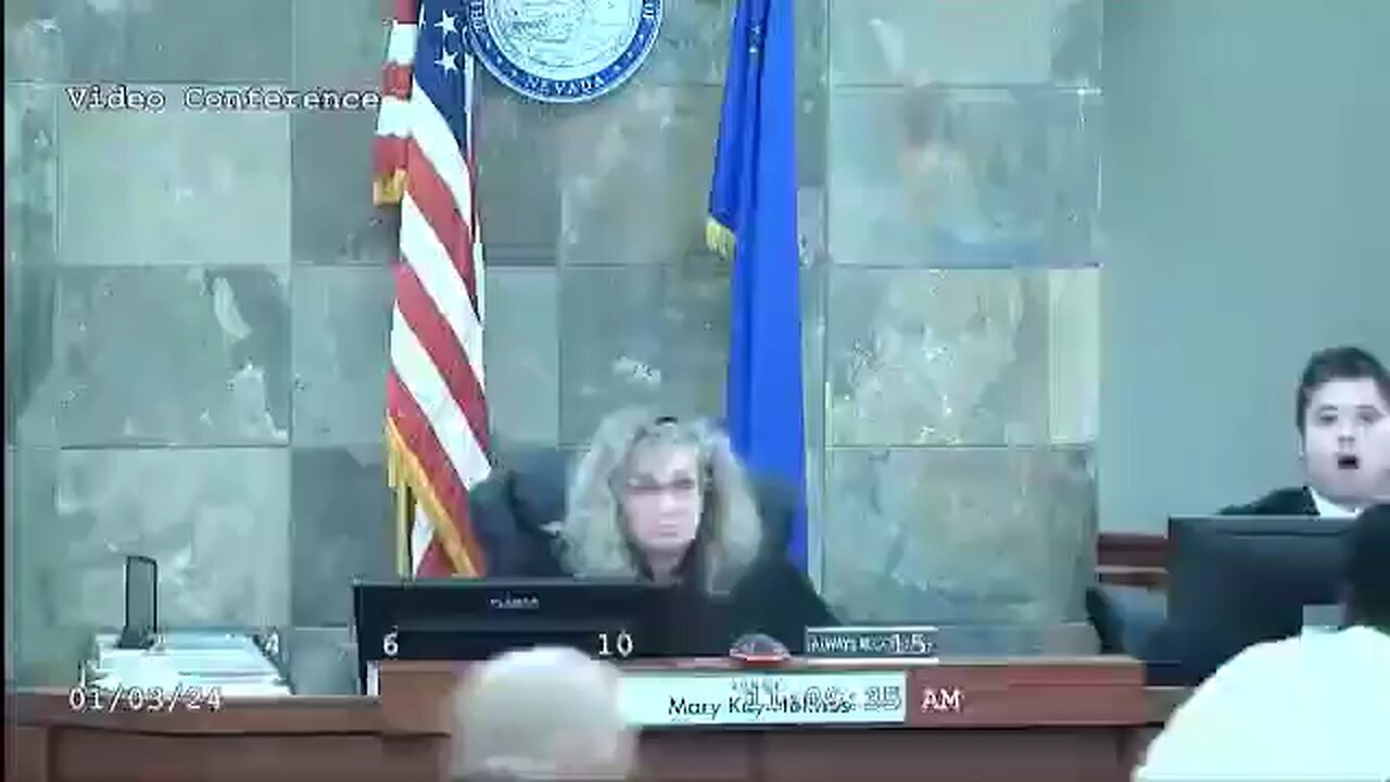 He attacked a judge in court after sentencing 😮😅