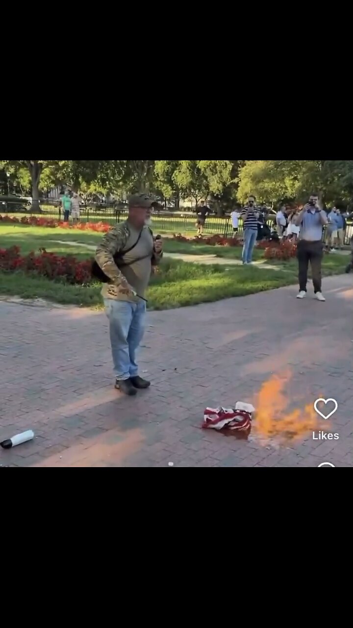 LEFTIST MILITARY VETERAN BURN AMERICA FLAG🔥🇺🇸🔥🙎♂️🤳📸OUTSIDE WHITE HOUSE🏛️🔥🇺🇸🪖💫