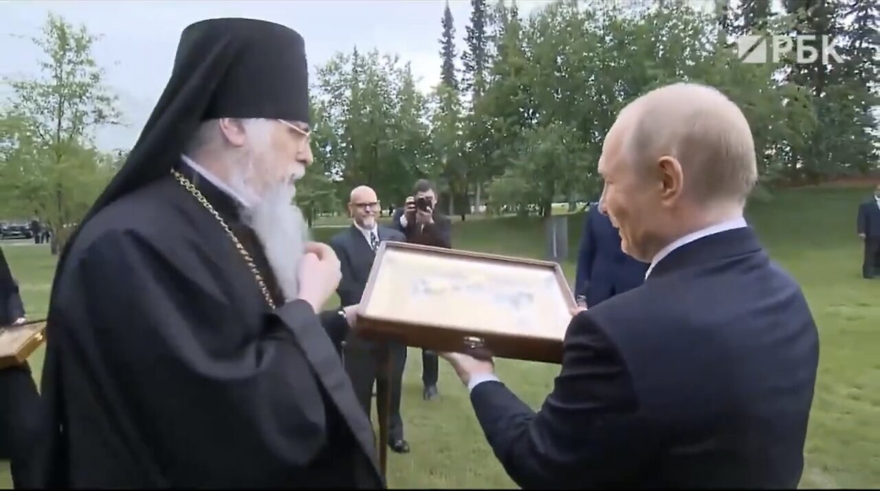 ALASKA ORTHODOX ARCHBISHOP🇺🇸💒🌲🧝♂️🎁🌳📸 MEETS RUSSIA PRESIDENT IN ALASKA🇷🇺🌲🤵♂️🌳💫
