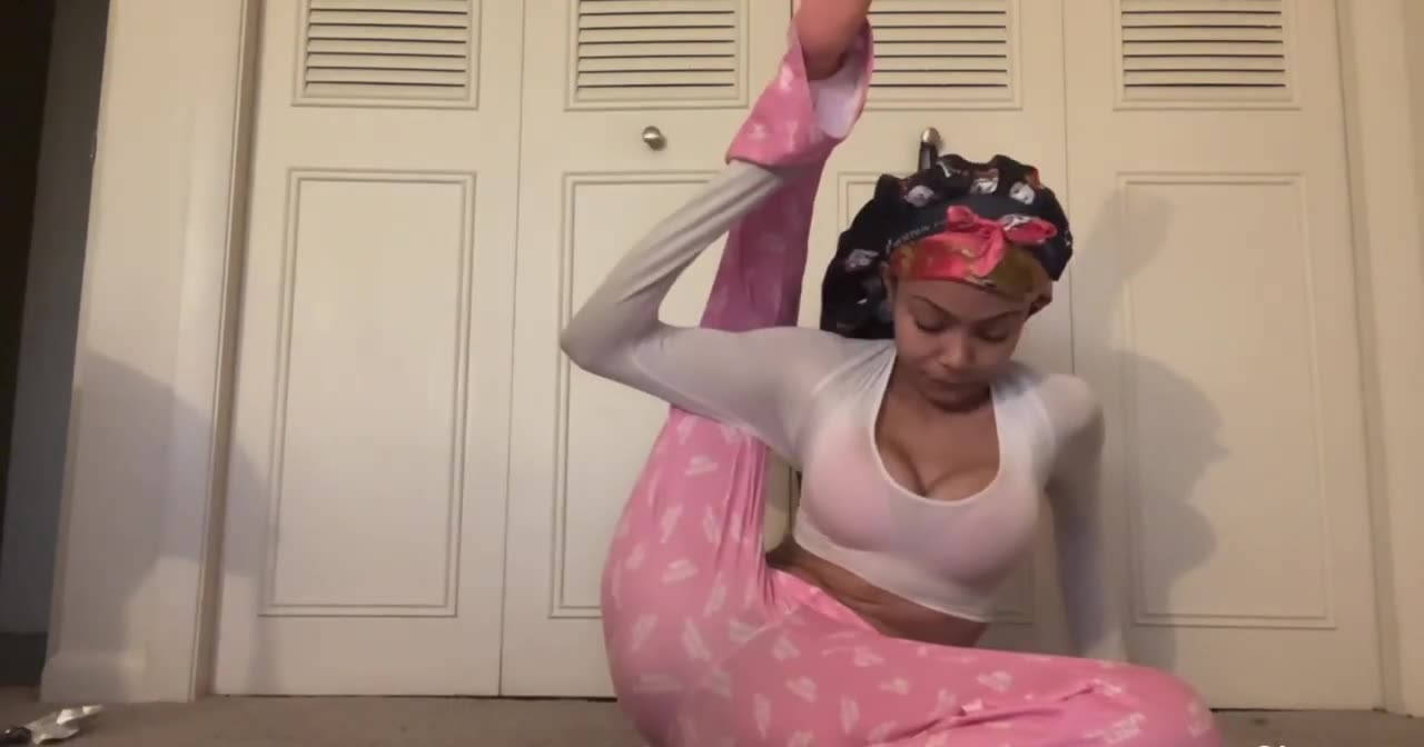 Imanii Bends - Join me for Fun Evening Yoga Routine | Day 17 😜