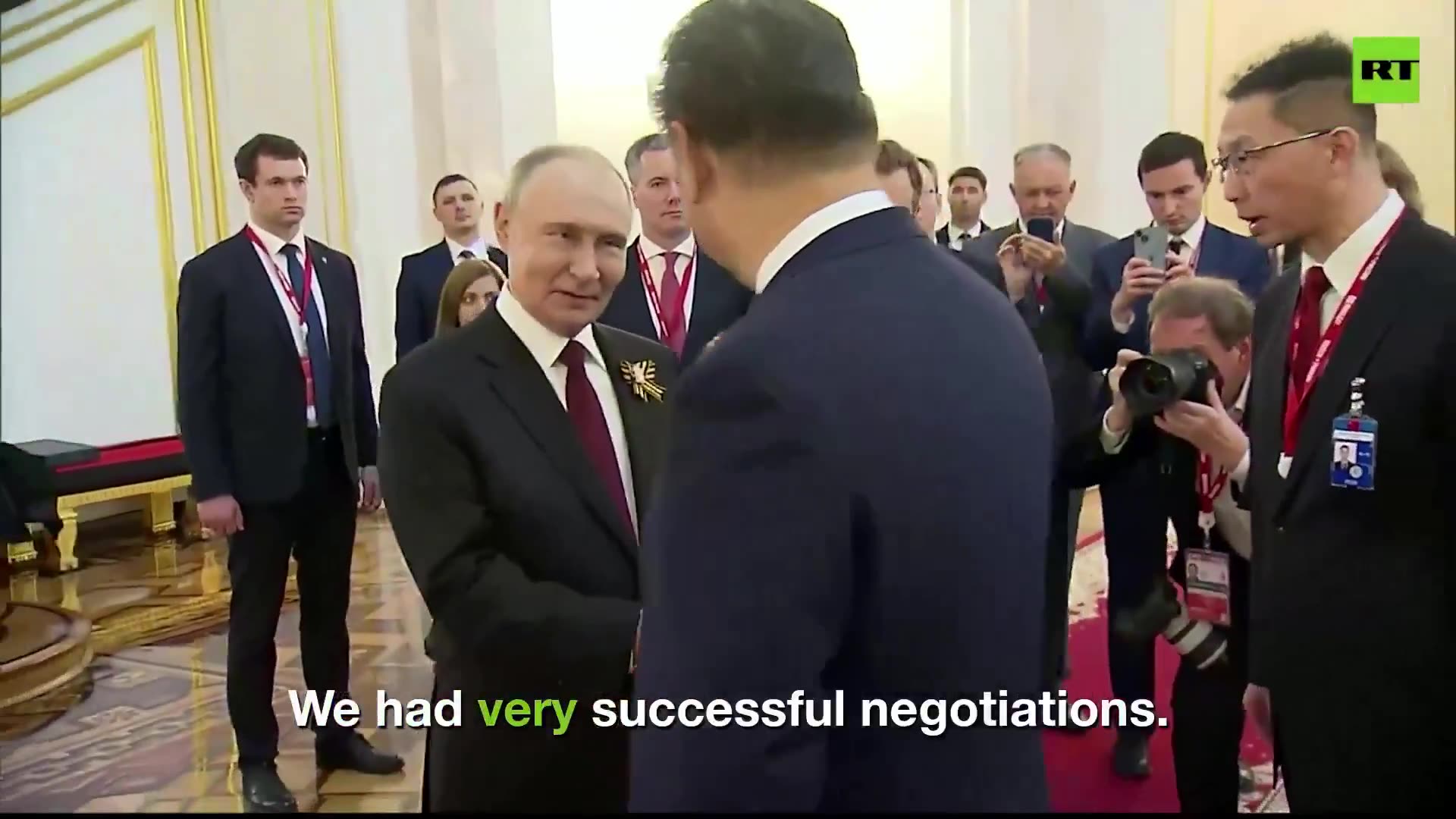 🇷🇺🇨🇳 Russian President Putin says goodbye to Chinese President Xi Jinping following Russias Victory Day Parade 5/9/25