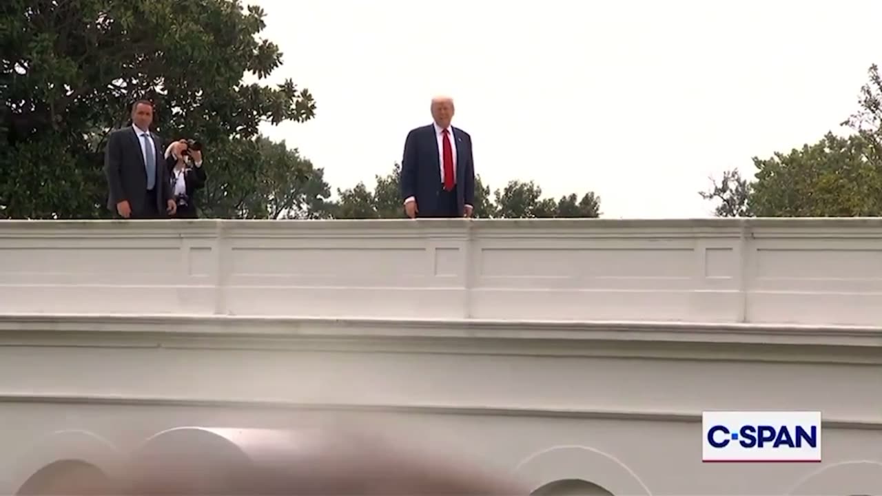 Trump Shouts at Reporters From White House Rooftop
