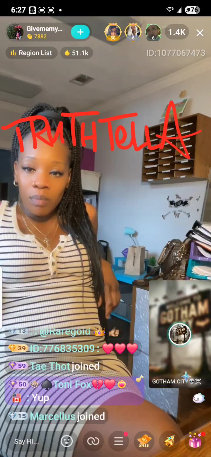 HOLLY IN DISTRESS OVER VELVET AT CITIZEN HOUSE TWERKING ON HER DECEASED MOTHER PILLOW AND PEOPLE CRANK CALLING HER ALLEGEDLY DIXON