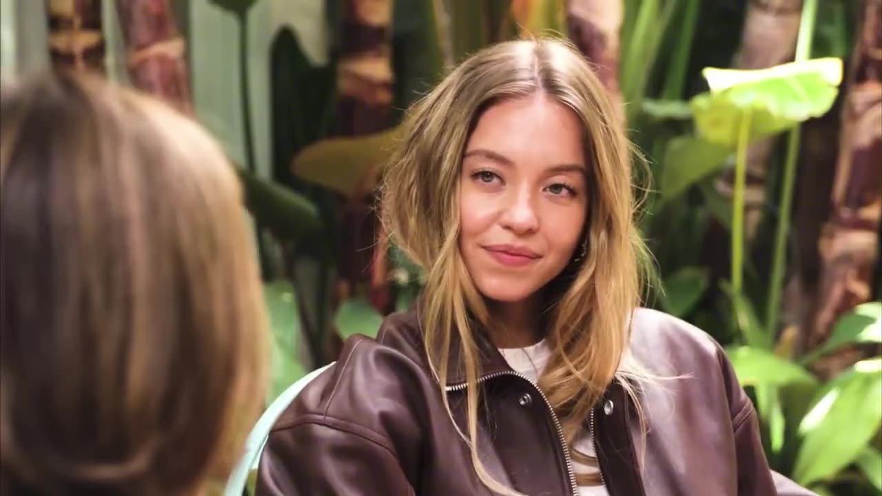GQs Katherine Stoeffel Spends Over THREE MINUTES Trying to Get Sydney Sweeney to Apologize