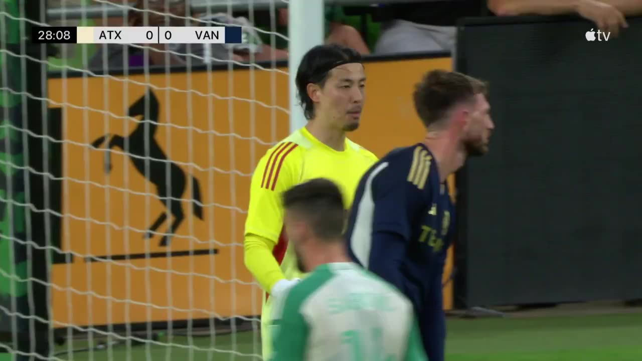 Major League Soccer - ๐ซ๐ซ๐ซ Yohei Takaoka with a massive one-handed stop.