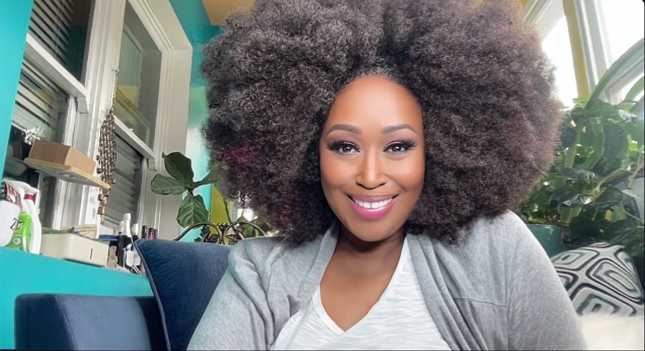 Chicago Native and Soul Singer Terisa Griffins New Project One Woman One Voice