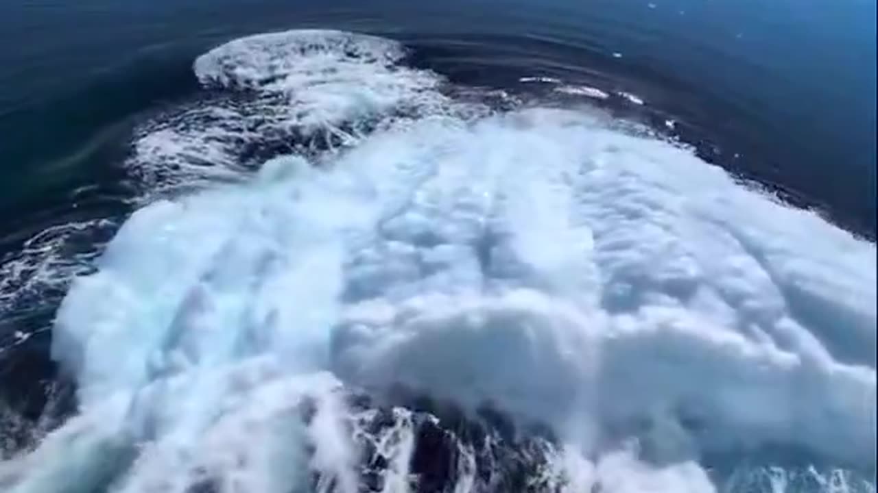One of the rarest and most impressive natural events to witness: an iceberg capsize