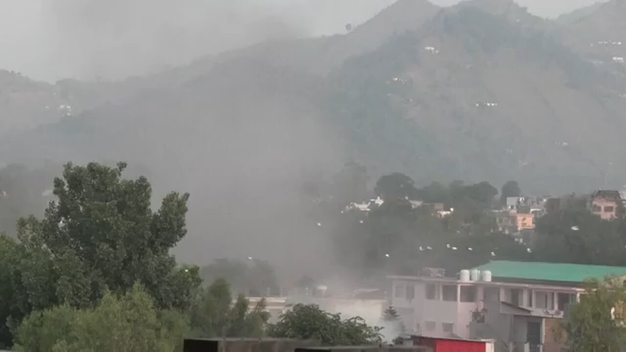 Loud explosions in Indias Poonch as Pakistan and India exchange fire
