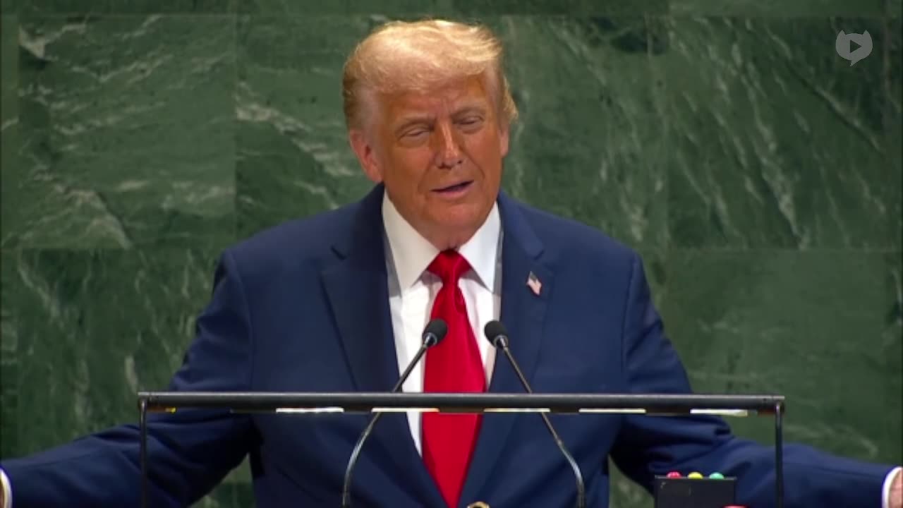 Trumps teleprompter breaks for his UN speech: Whoever is operating this teleprompter