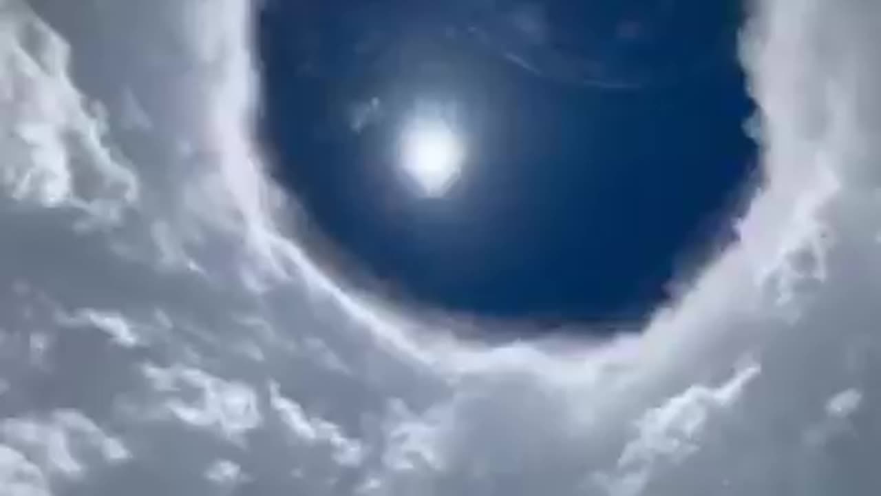 Unbelievable footage from NOAA’s Hurricane Hunters inside the eye of Hurricane Erin