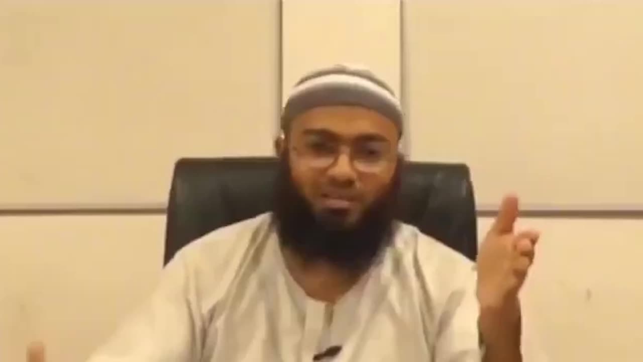 Islamic scholar in UK: We don’t want to integrate. Your democracy doesnt interest us.