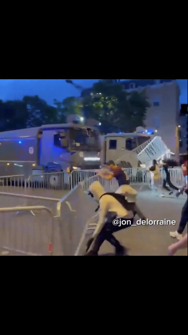 VIOLENT RIOTS🚔🧟🔥🏬🗼🧟♂️📸BREAKOUT IN PARIS FRANCE🇫🇷🥷🗼🚧👮💫
