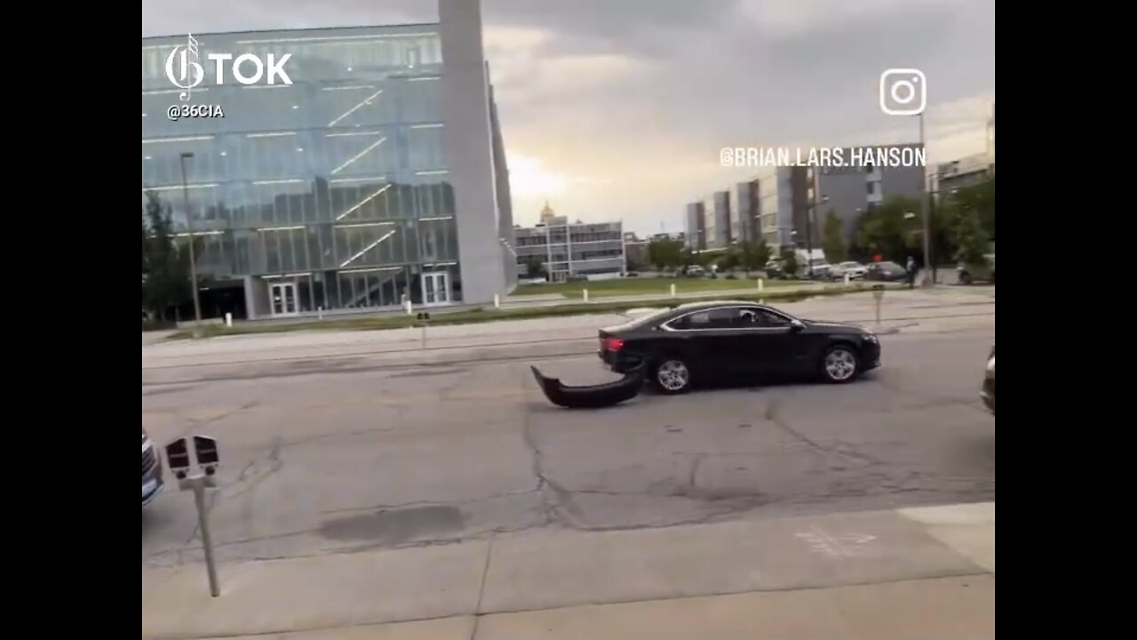 WATCH POLICE HIGH SPEED CHASE⛔️🏫🚙👮♂️🚓📸AFTER DRIVER IN DES MOINES IOWA🚏🚙🚨👮💫