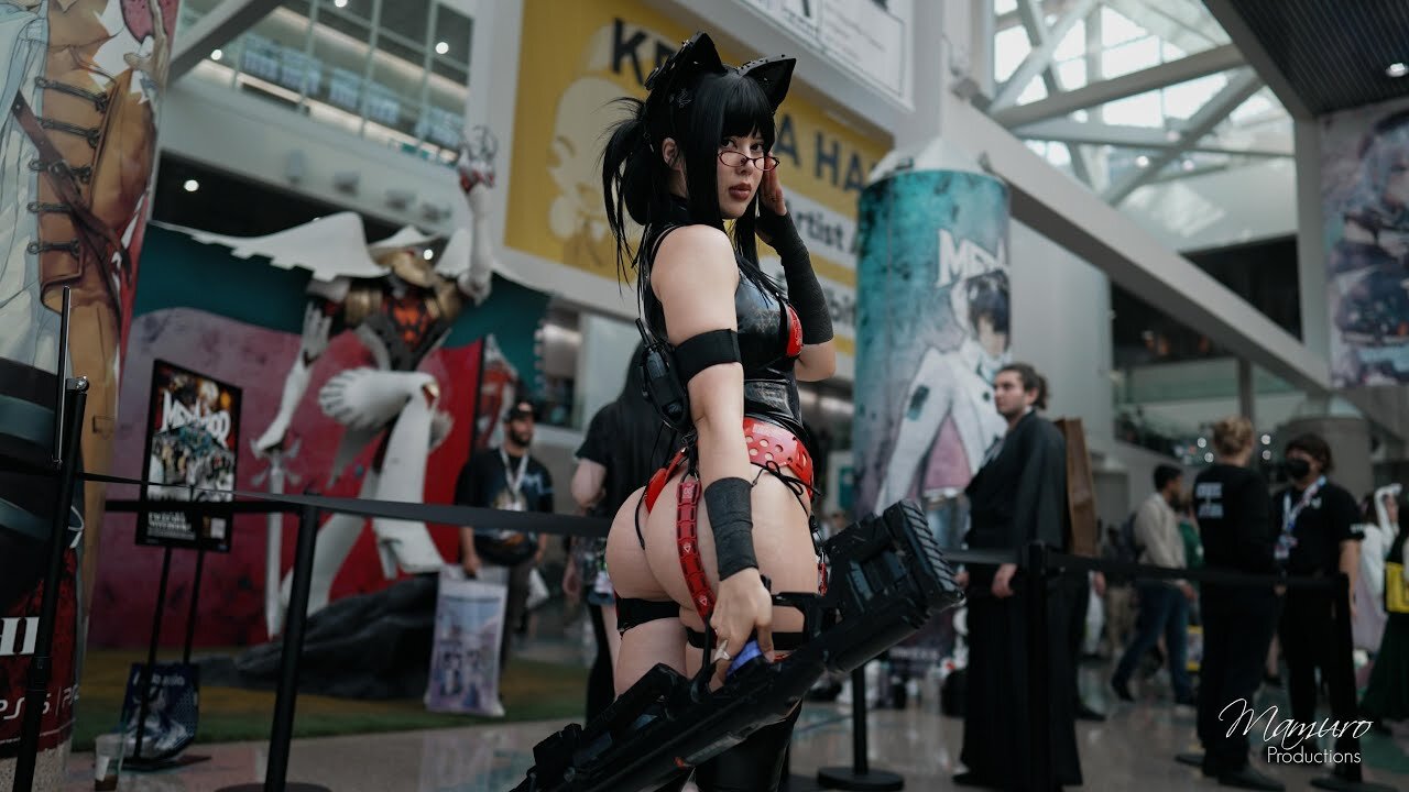 Sexy Cosplayers at Anime Expo - Cosplay Highlights