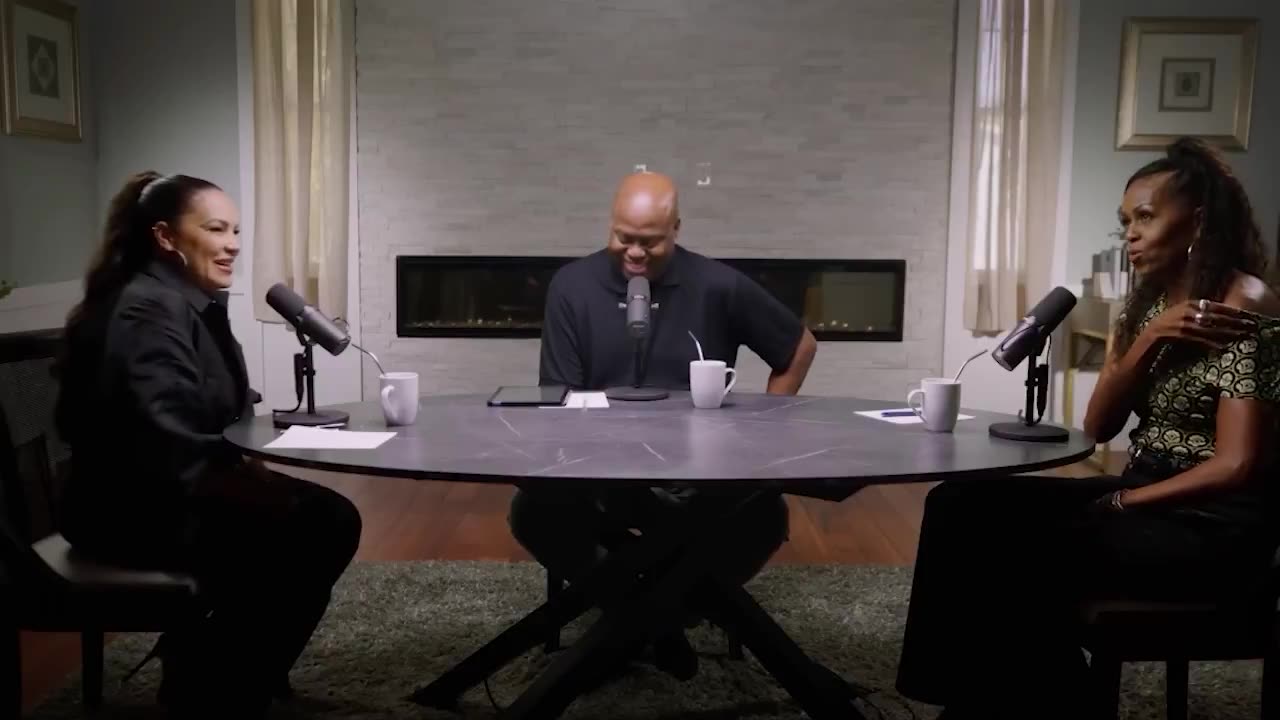 Michelle Obama Takes Bizarre Swipe At Barack