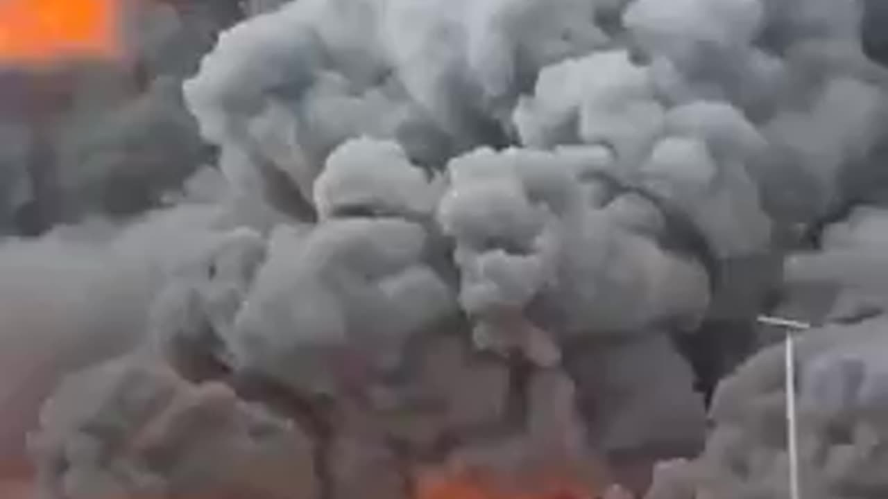 Major Fire Broken Out at Petro-chemical Plant at Sharjahs Al Hamriyah,UAEs fuel depot 6/1/25 TERRORISTS??