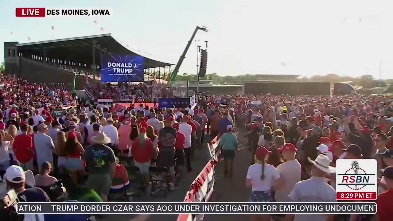 President Trumps crowd in Des Moines, Iowa.