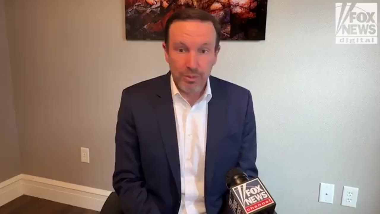 Chris Murphy says Senate Democrats need a leader who will refuse to work with President Trump
