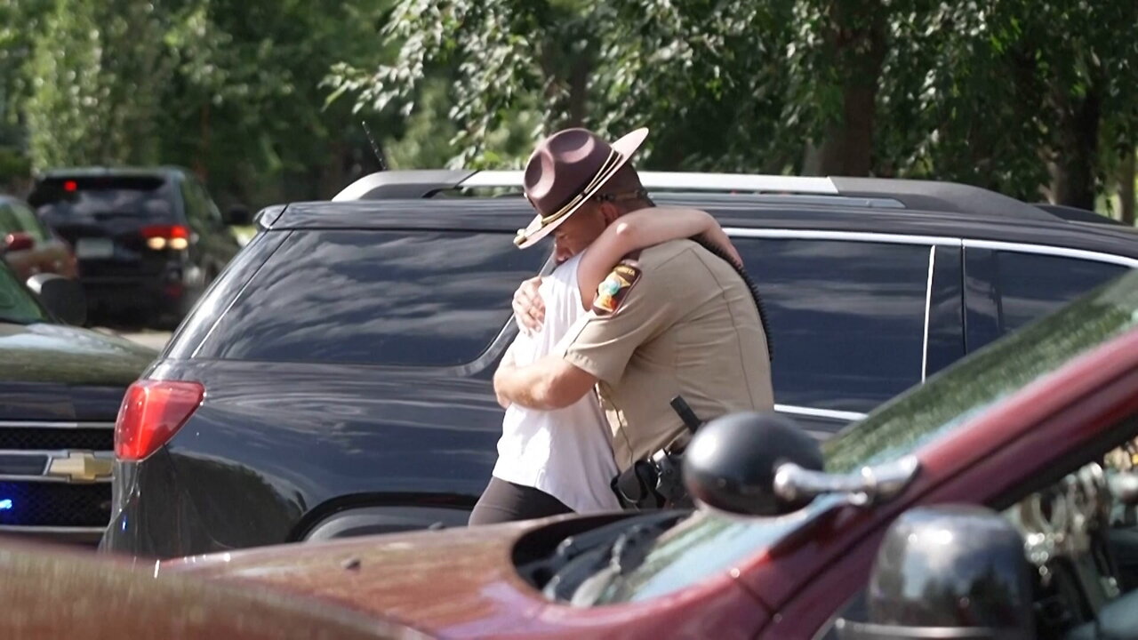 Minneapolis shooting leaves 2 dead and up to 20 victims at Catholic Annunciation Church